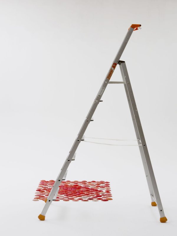http://schlagenhauf-ceramique.com/wp-content/uploads/2017/08/Daniela-Serie-résonance-7a-600x800.jpg
